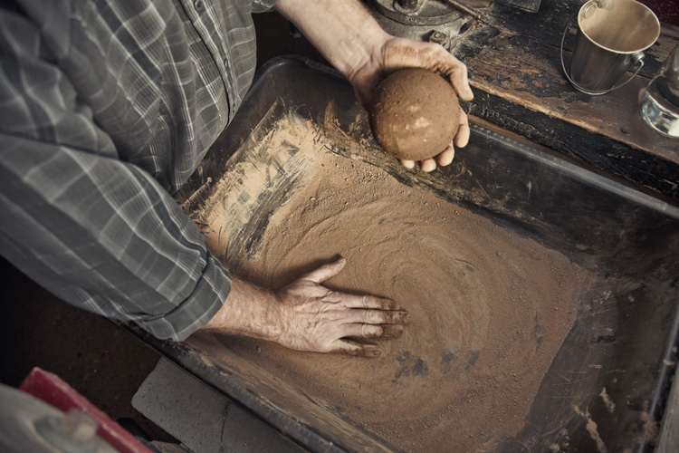 Dorodango: The Japanese Art of Making Mud Balls Laurence King Publishing