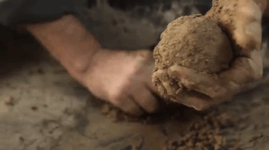 Dorodango: The Japanese Art of Making Mudballs Laurence King Publishing