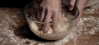 How to make a Sourdough Starter. A step-by-step guide by Roly Allen